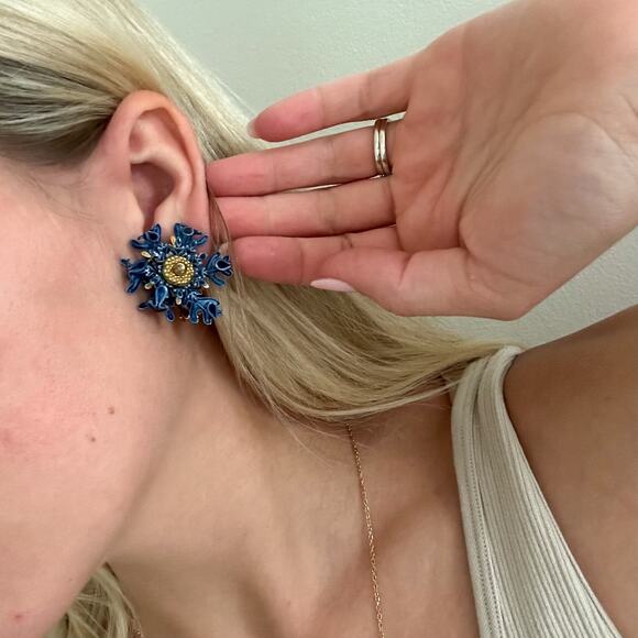 Vintage 60s Novelty Enameled Leaves Goldtone Clip On Statement Earrings - Picture 3 of 4